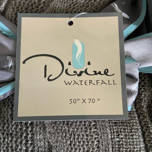 Divine Waterfall - Picture 3 of 5